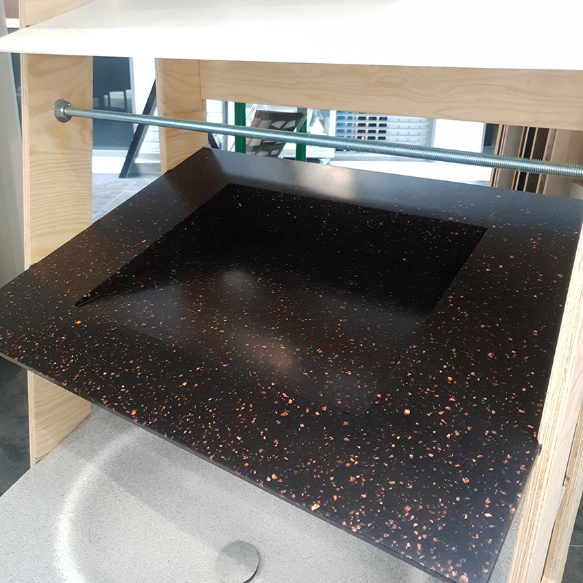Umywalka łazienkowa z tylnym odpływem liniowym, Staron Tempest Radiance FR148