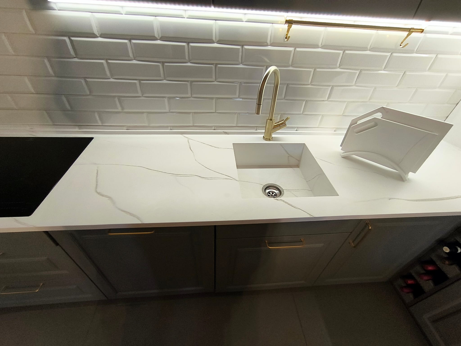 Blat L zintegrowany zlew Grandex Tibur – kuchnia premium bez łączeń