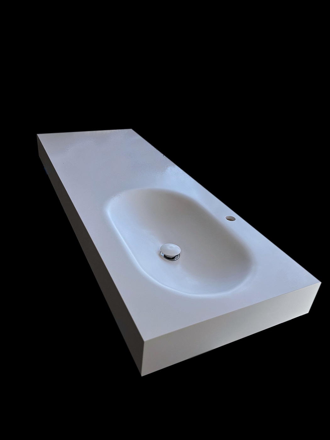 ELIZA: umywalka wygięta z blatu – minimalizm, który ma sens